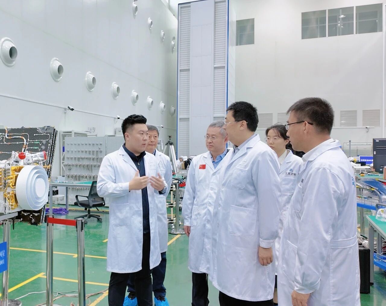 国家科学技术部成果转化与区域创新司司长周云帆一行调研瓦力游戏